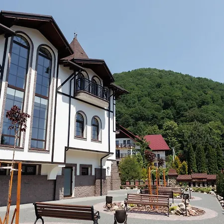 Апартаменти В Центрі Шаян Exterior photo